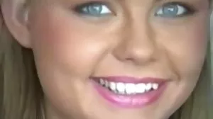 Brunette کدال Gia Derza منہ گدا جاتا ہے