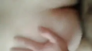 نہیں کرنے کی کوشش میں نظر آتے ہیں اس کی چھاتی