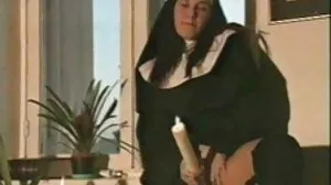 فحش جم ڈیمن Kira کی ضرورت ہے ایک کوچ کے