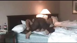 ہلکا سنہرے بالوں والی عادی ہے چاٹ سیاہ گدا اور ڈک