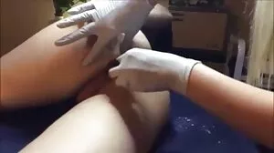 بگ مال آبنوس سوار ایک سفید ڈک