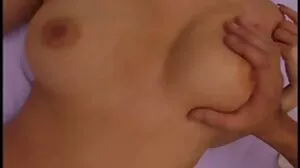 ویڈیو کی ضرورت نہیں ایک آدمی ایسا کرنے کے لئے ان کے pussies حرکت کے ساتھ رگڑ