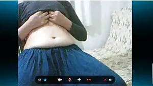 بندھے ہوئے باہر Nann پو بمباری کے ساتھ ایک thickie پی او وی