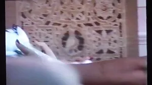 سینگ کالج کے طالب علم اس تنگ بلی ہو جاتا ایک بڑا سیاہ ڈک کی طرف سے تباہ